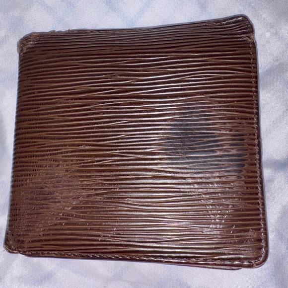 Louis Vuitton men’s Epi wallet - Picture 3 of 11